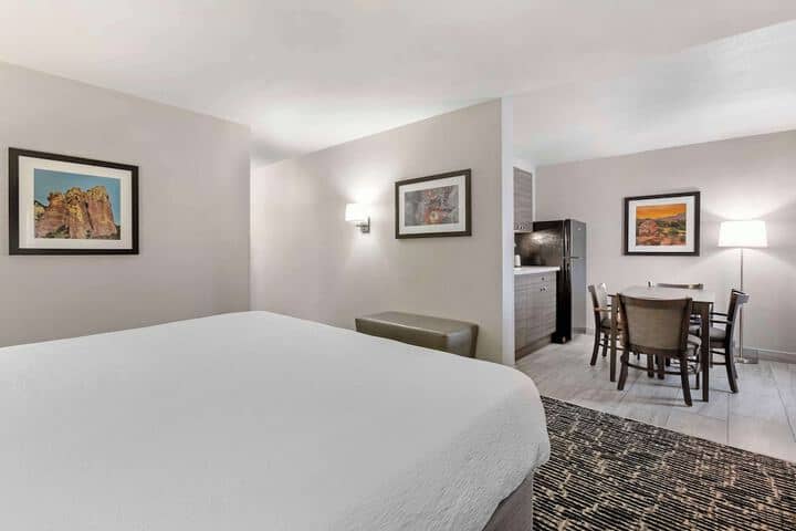 Room 7 of 42