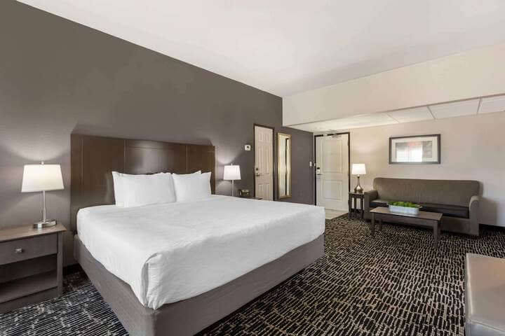 Room 12 of 42