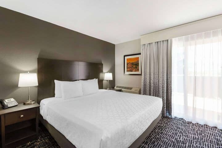 Room 8 of 42