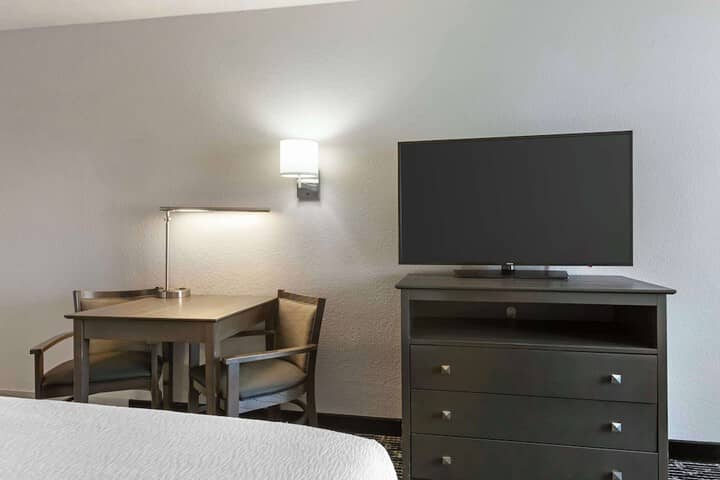 Room 18 of 42