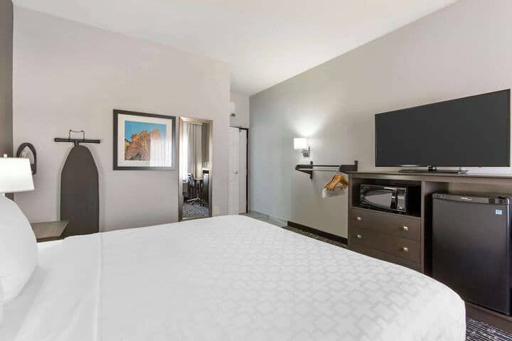 Room 15 of 42